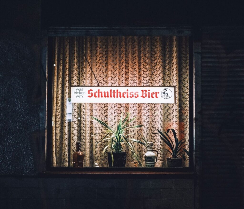 Emsländer Bier perfekt einschenken: So gelingt die Schaumkrone 2 Emsländer Bier perfekt einschenken: So gelingt die Schaumkrone